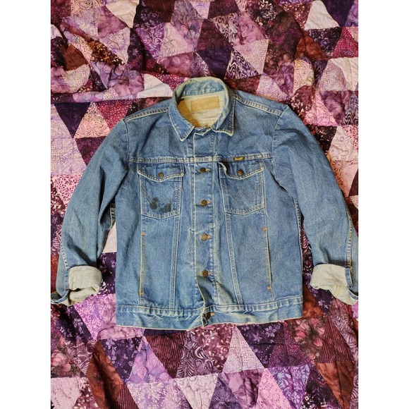 Vintage Wrangler Denim Trucker Jacket Men's Medium Blue Workwear Jean Button Up - Picture 1 of 10